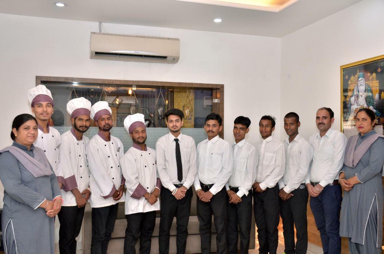 Divud Ecom Hotel Amritsar Exterior photo